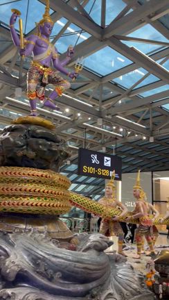 弾丸ヨーロッパ1人旅② トランジットでバンコク国際空港満喫の記事動画