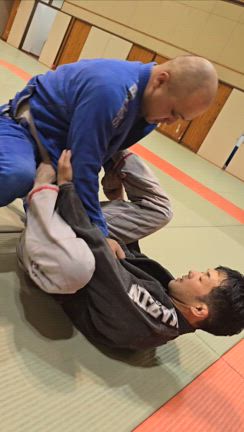 くろいそクラスはブラジリアン柔術の記事動画