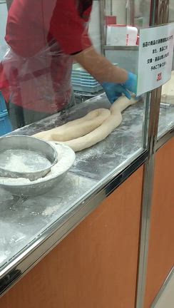 551行列、大阪うまいもんまつりの記事動画