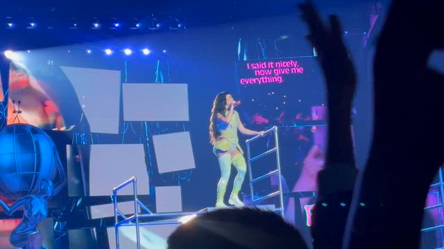 ケイティ・ペリー、７年ぶり来日公演૮⸝⸝⸝⁰⃚⃙̴ ༝ ⁰⃚⃙̴⸝⸝⸝ྀིაの記事動画