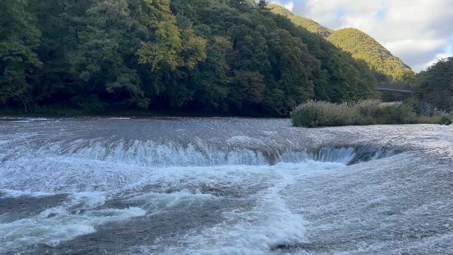 お出かけご飯、吹割の滝の記事動画