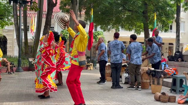 自然に生きる！時間見つけて出かけよう！短期留学コロンビア””の記事動画