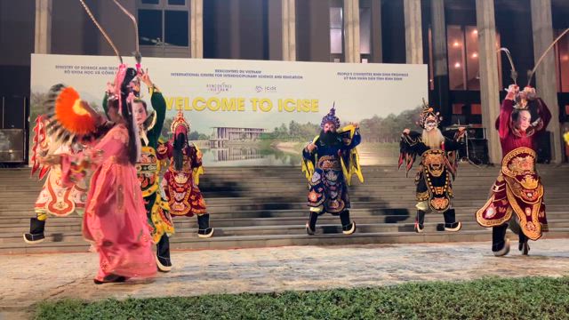 海外出張（ベトナム・クイニョン）から帰国：　花と風景の記事動画