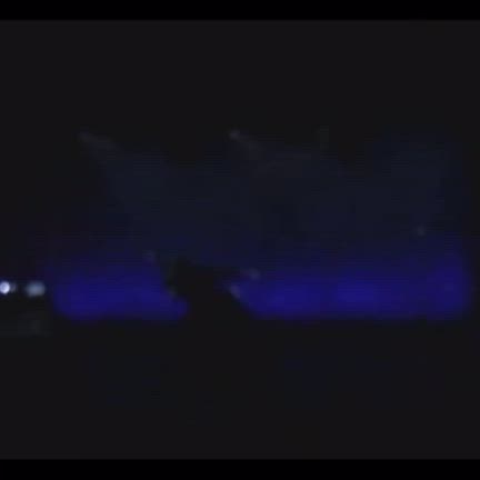 アクロバットからの頭歩きの記事動画