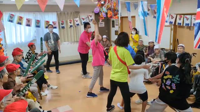 真剣綱引きVS子どもチームの記事動画