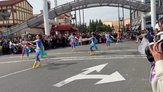 25周年のユニバ③  25周年パレードの記事動画