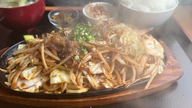 昼は三橋食堂、夜はとりこ。柳川グルメで整う準備日の記事動画