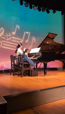 楽しく連弾♪の記事動画