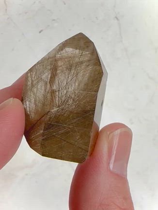 ☆新商品「ルチルクォーツ・ポイント柱」の記事動画