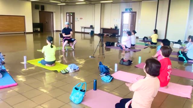 四十肩・五十肩の痛くないリハビリにはこれ！の記事動画