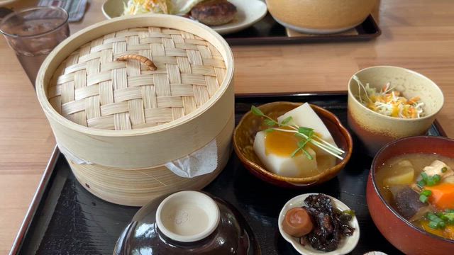 素敵なお店でランチの記事動画