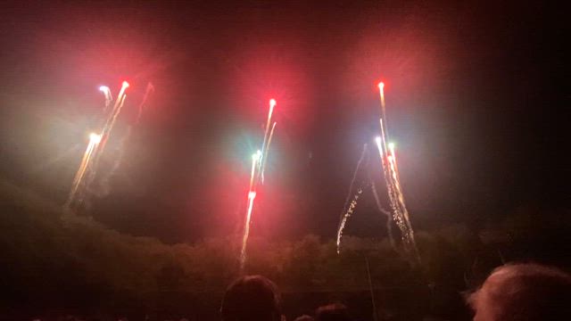 山に上がる花火を初めてみました！の記事動画