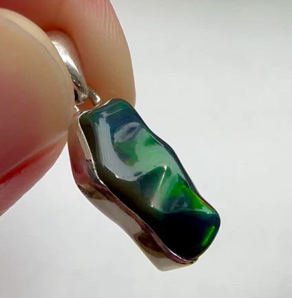 ☆「エチオピア産ブラックオパール・トップ」の記事動画