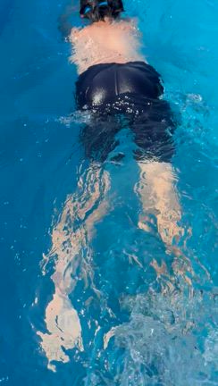 とある生徒を連れてプールに行ってきました！の記事動画