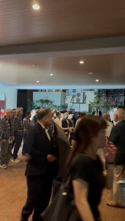 雨の中の庭見せ\(//∇//)\の記事動画