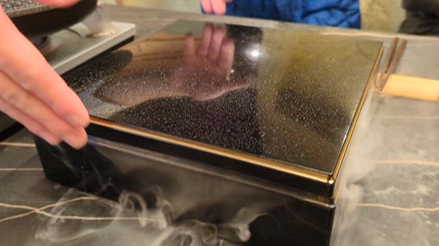 近江牛 すき焼き 都♪の記事動画