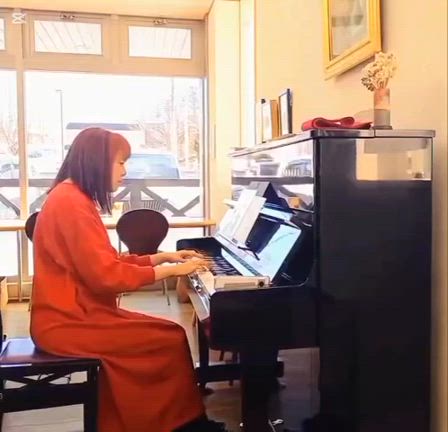 ピアノBGM演奏の記事動画