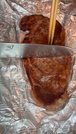 高級和牛ステーキを焼くのに本気を出す夫！の記事動画