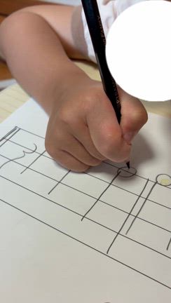 ふざけてレッスンができなかった生徒ちゃんの、1年後の成長にびっくり❣️の記事動画