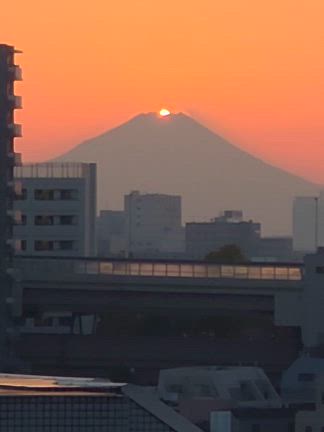 ダイヤモンド富士山☀️の記事動画