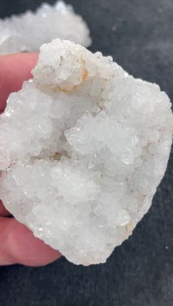 至福の光を持つ天然レインボー水晶の記事動画