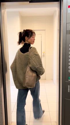 ゆるゆるカーディガンの記事動画