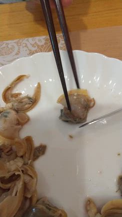 #本日のおうちごはん 潮干狩りで採ったカガミガイを料理しましたの記事動画