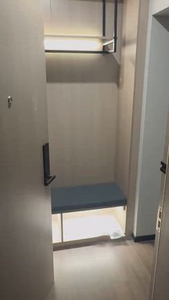 デンマークへ  1日目   出国前に腹ごしらえの記事動画