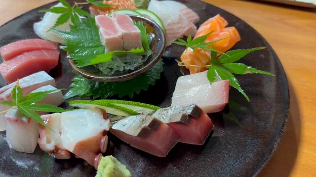 念願の「金屋食堂」の記事動画