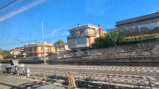 ローマ駅ITAROに乗って、北への記事動画