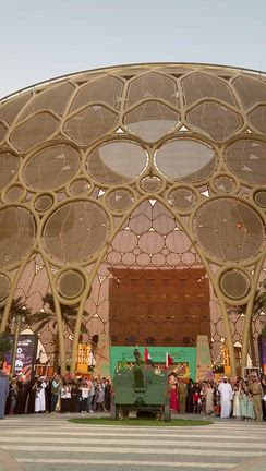 ドバイのラマダン名物、ラマダンキャノンとイフタールを体験！の記事動画