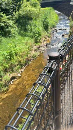 徒歩5分の川原にビールと本持って涼みに行こうの記事動画