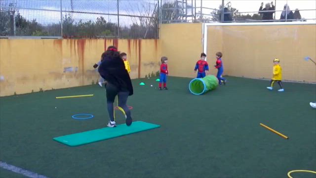 プロフットボールクラブが子どもの「遊び」に専門的に取り組む理由の記事動画