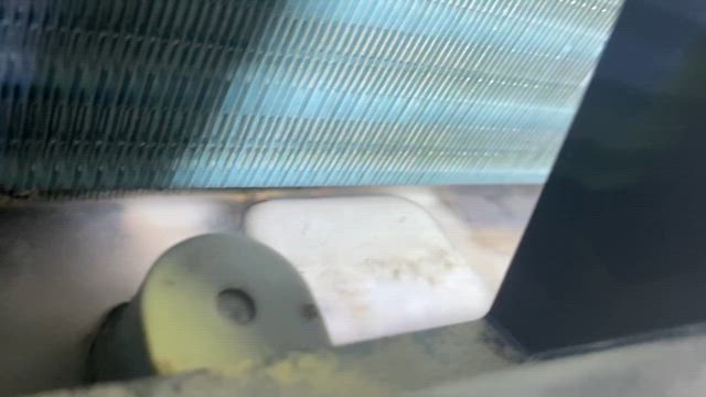 エアコンから雨が降る（室内機の水漏れ応急処置）の記事動画