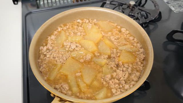 10分レシピ｜時短ポイントあり！簡単ウマい【大根のそぼろ煮】の記事動画