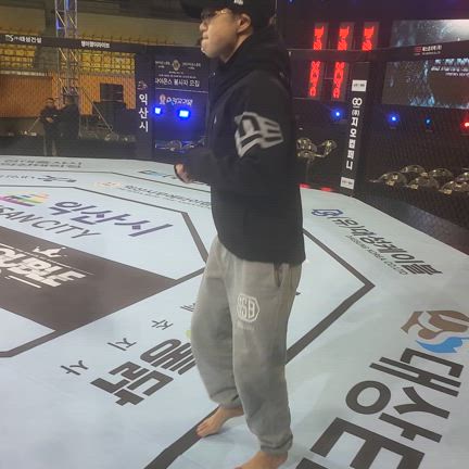 韓国MAXFC２５　遠征記３の記事動画