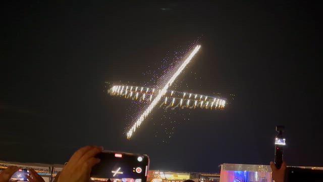 昼食＆ラムネのベッド＆万博　ドローンショー等の記事動画