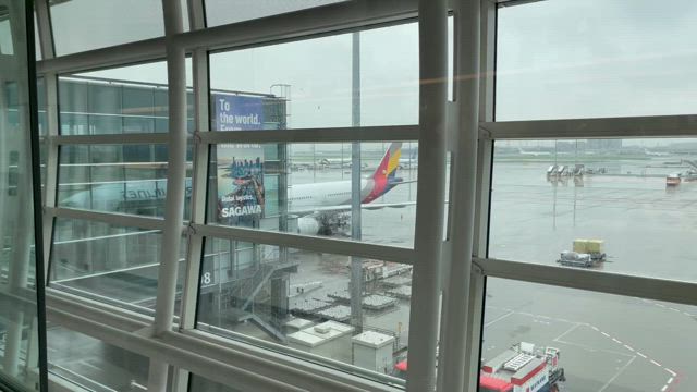 ４０歳で大変身！現地集合・現地解散　産後初のひとり旅に出発の記事動画