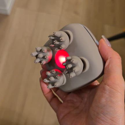 【目から鱗】なんで今までなかったん！？と驚いた天才過ぎるヘッドマッサージャーの記事動画