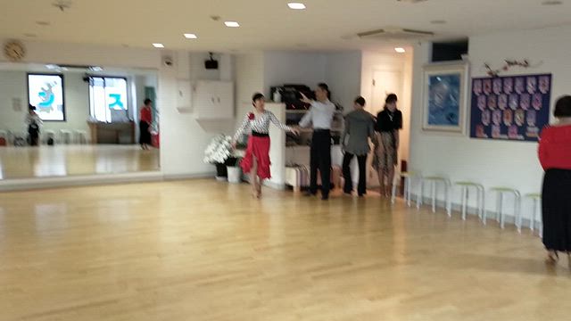 岸田スタジオパーティー①の記事動画