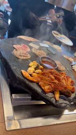 泣く子も黙る美味しいサムギョプサルっ！！の記事動画