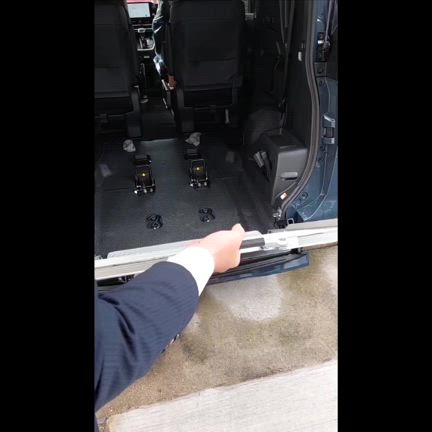 ワゴンに乗って出かけようの記事動画