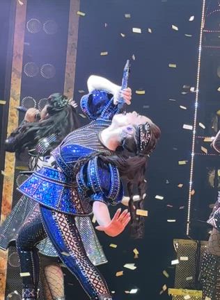 最前列で"和希そらちゃん"を堪能❤️ミュージカルSIX(撮影動画あり)の記事動画