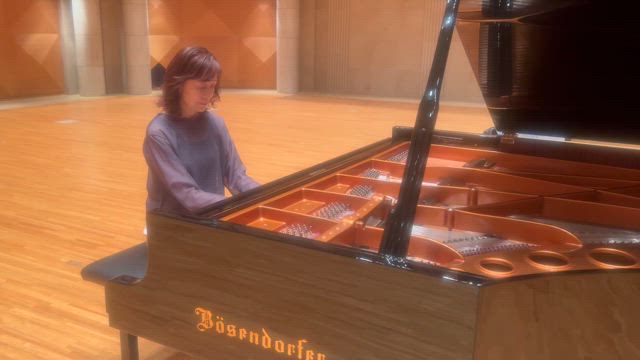 リハーサルで紫陽花ちょこっと弾いてみました♪の記事動画