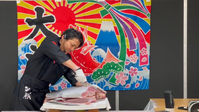 マグロ解体ショーを目の前で‼️の記事動画