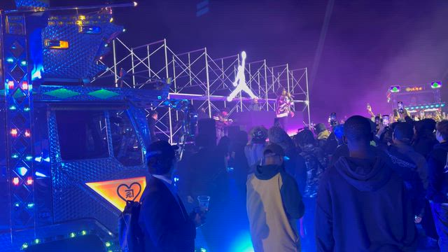 NIKE Travis リリースイベント❗️NIKE✖️デコトラ✖️みなとみらいは最強の記事動画