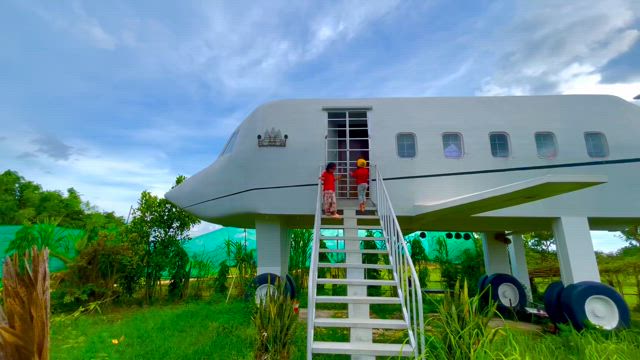 飛行機の家から夕日です/www.memokaontravel.com/の記事動画