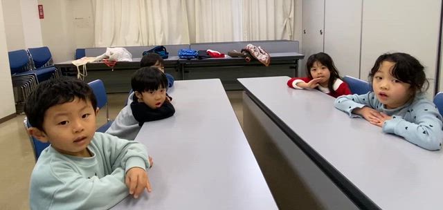 前置詞が覚えられる手遊び　と　純子先生電車でGOの記事動画