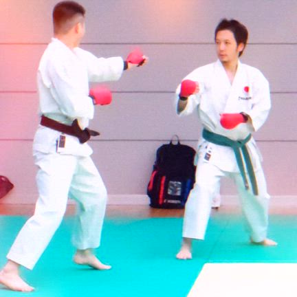 熱気溢れる練習風景⭐️中野区空手道教室の記事動画