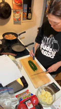 【なんと新刊発売まであと4日】壮絶な追加撮影をみんなで乗り切った話の続きの記事動画